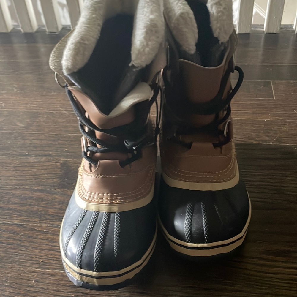 Sorry kids boots size 3 like new.  Barely worn